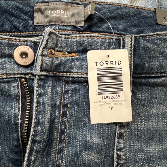 NWT Torrid Denim Shorts - Picture 3 of 3